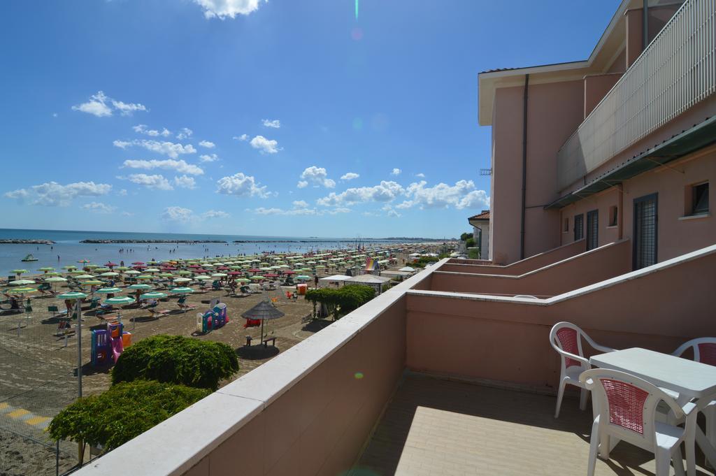 Hotel Vistamare Viserba Rimini Exterior photo