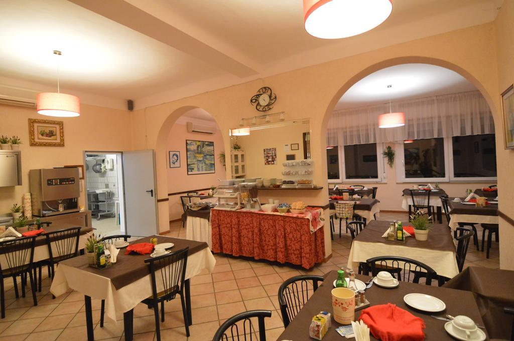 Hotel Vistamare Viserba Rimini Exterior photo